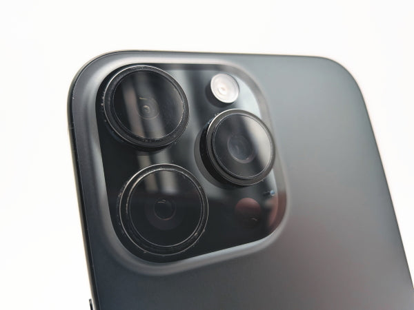 ■Apple■iPhone 16 Pro Max■256GB■بطارية 100%■غير مقفل (SIM-Free)■تيتانيوم أسود■190 ألف ين ياباني■mkt17k